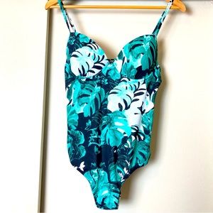 Iris Lilly tropical 🌴 push-up One piece bathing suit 🩱 M  White ,green,black